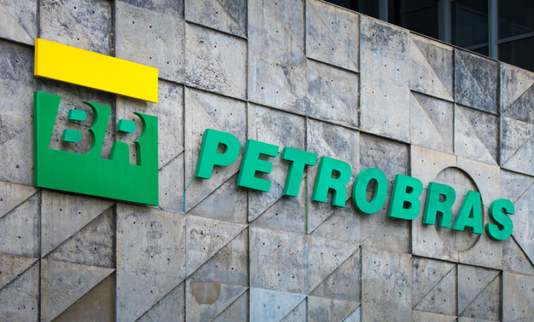 Inovadora tecnologia HLIF para apoio a Petrobras no monitoramento e caracterização de óleo.