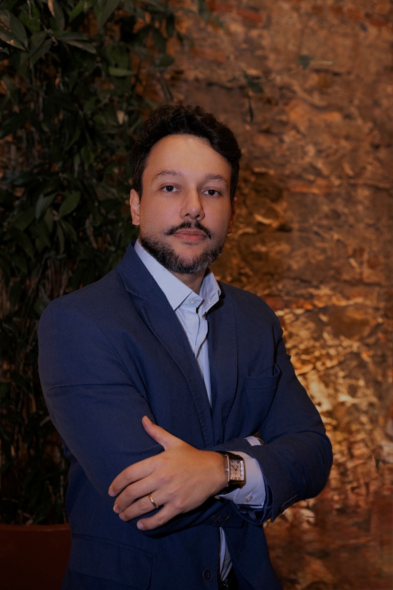 ARI CLAUDIO